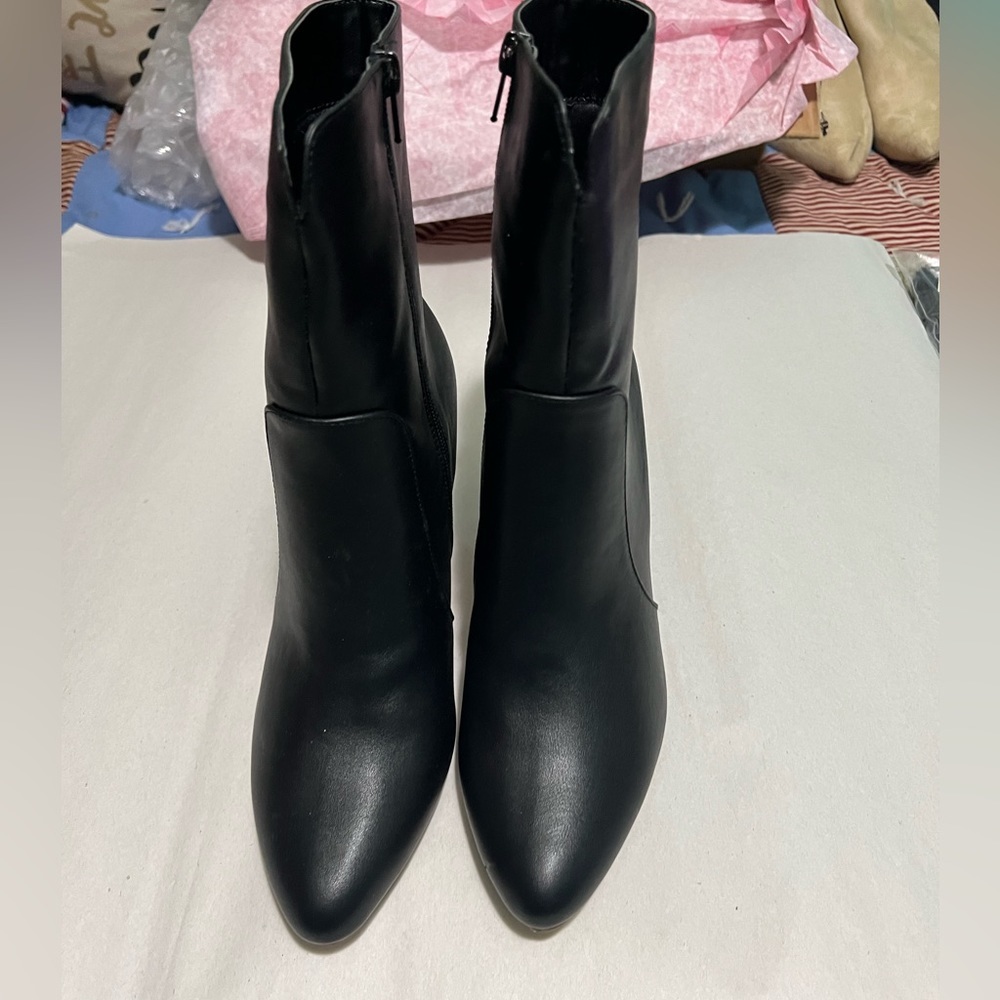 Lulu’s black booties size 9 women’s - Picture 2 of 5